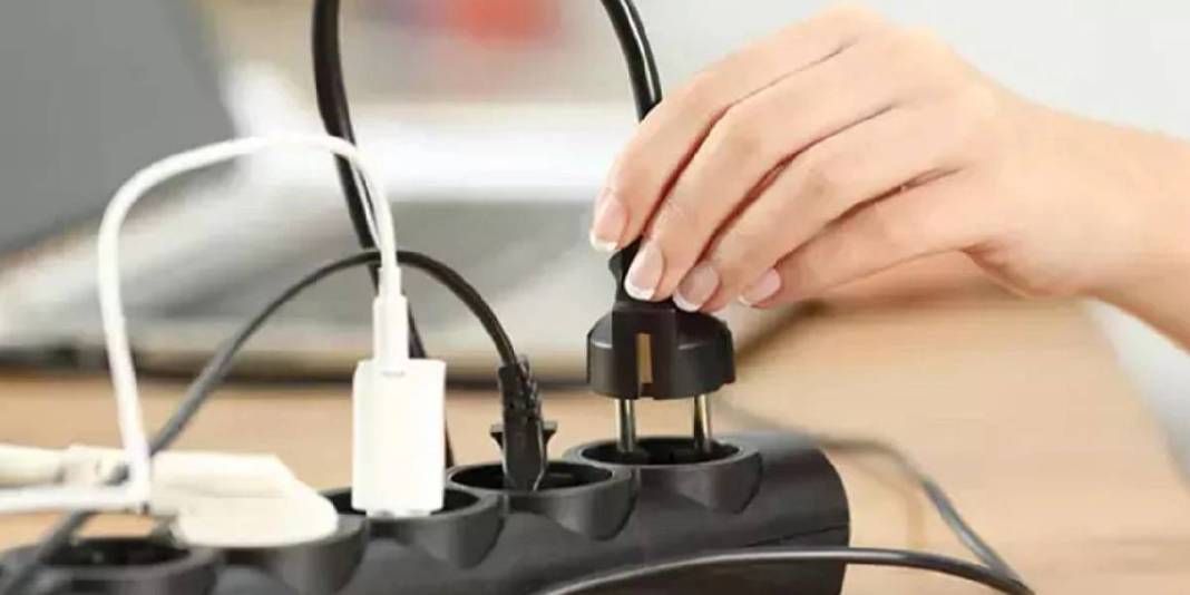 İtfaiyeciler bizzat uyarıyor! Uzatma kablosuna bu cihazları takmak büyük hata: Tehlikeye davetiye çıkarmayın! 4